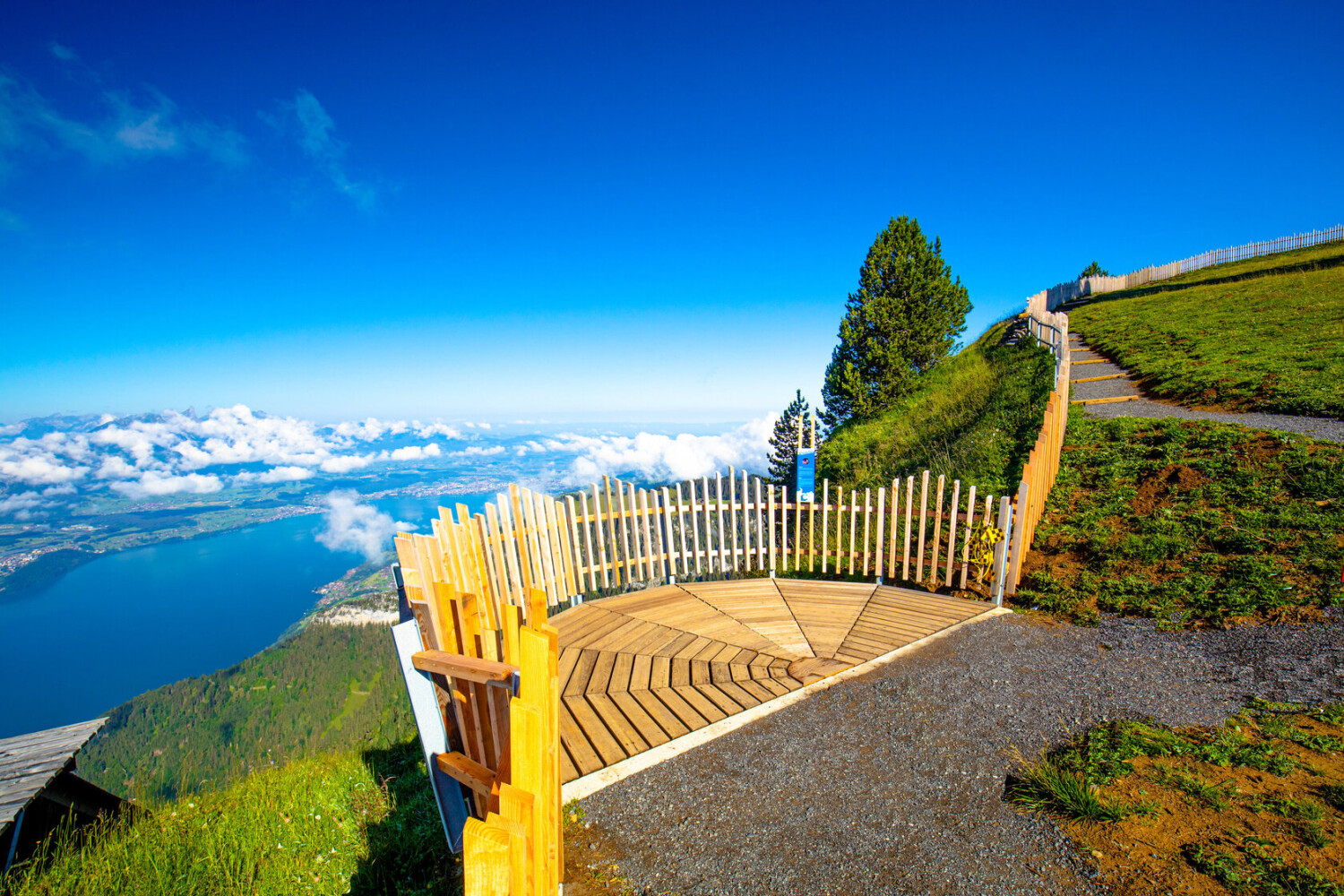 Niederhorn gratweg Aussicht Thunersee